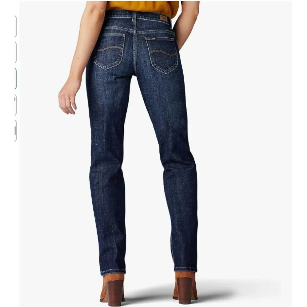 NWT Lee Women's Relaxed Fit Straight Leg Jean Mid Rise 16 Short Bewitched Blue - Picture 2 of 9